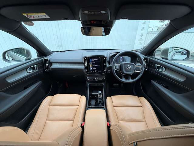 XC40B4 AWD インスクリプション 4WD