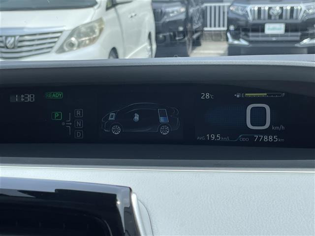 プリウス1.8 S E-Four 4WD