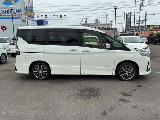 セレナ1.2 e-POWER ハイウェイスターV