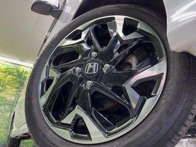 �y����15�C���`�A���~�z�C�[���z�O�ςɃ}�b�`���������A���~�z�C�[���𑕒����Ă���܂��B�e��ЊO�A���~�z�C�[����A�X�^�b�h���X�^�C�����戵�����Ă���܂��B���񂲑��k����������