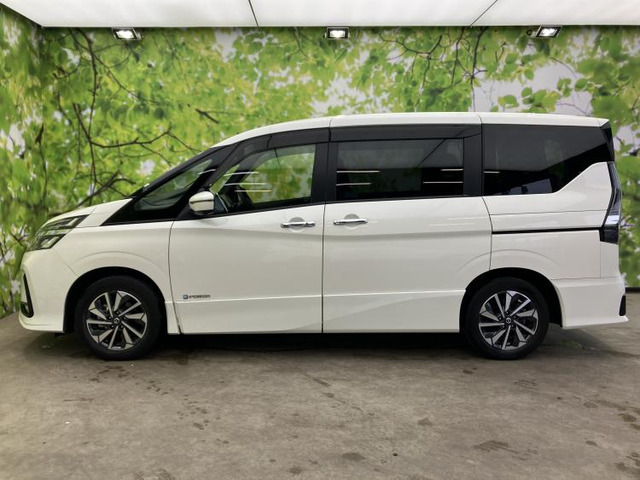 セレナ1.2 e-POWER ハイウェイスターV