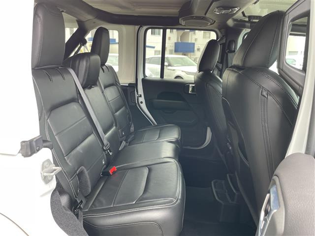 ラングラーアンリミテッド サハラ 4WD