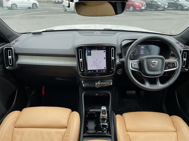 XC40B4 AWD インスクリプション 4WD