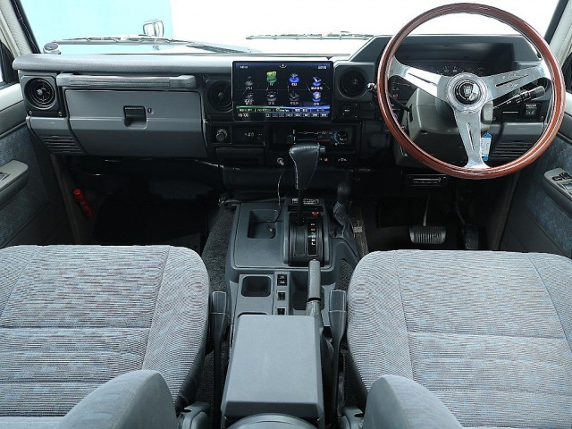 ランドクルーザー704.2 LX ディーゼル 4WD