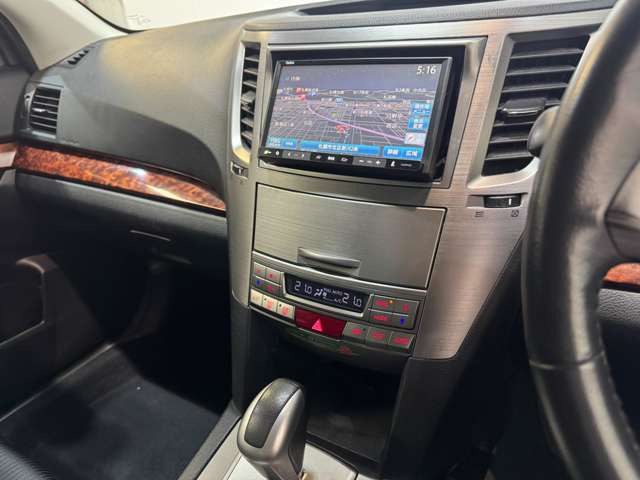 ���[�Ԃ܂łɎԗ������Ȃǐ�C�X�^�b�t����Ƃ������܂��� �����̓X�`�[�������͂��߁A�ł��邾���C���悭����肢��������悤�����������܂�!�O���͋@�B�Ŗ����������āA���b�N�X�R�[�e�B���O�������Ă��܂��B