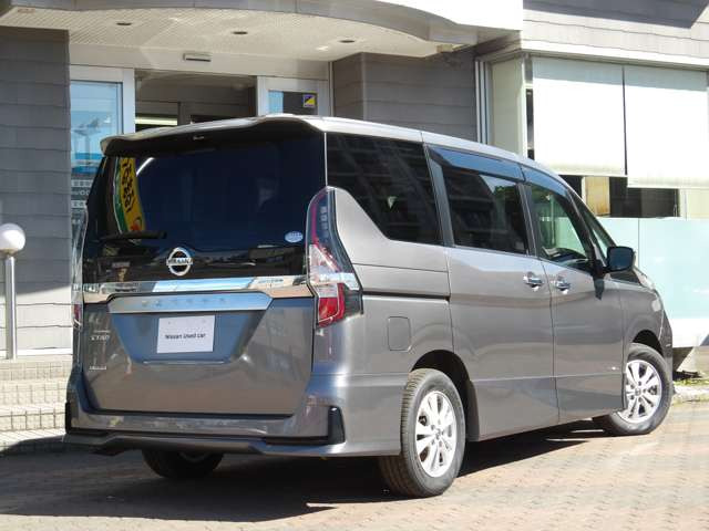 セレナ2.0 ハイウェイスターV 4WD