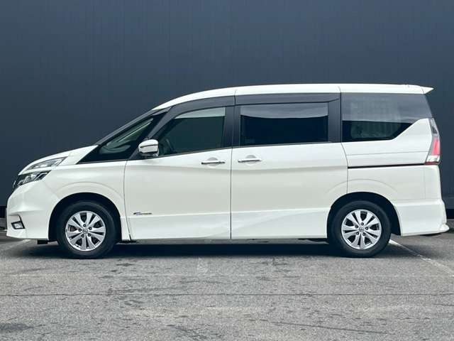セレナ2.0 ハイウェイスター Vセレクション 4WD