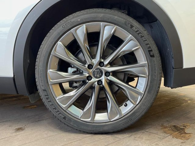 �y����21�C���`�A���~�z�C�[���z�O�ςɃ}�b�`���������A���~�z�C�[���𑕒����Ă���܂��B�e��ЊO�A���~�z�C�[����A�X�^�b�h���X�^�C�����戵�����Ă���܂��B���񂲑��k����������