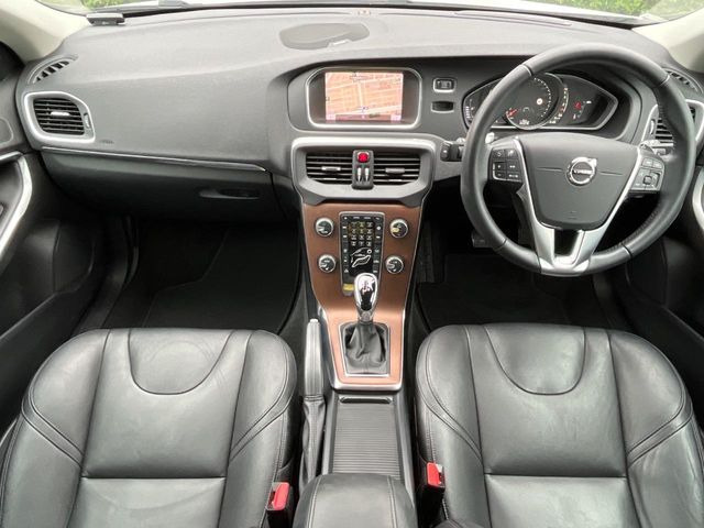 V40T3 インスクリプション