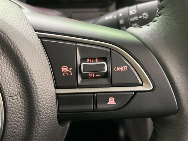 【アダプティブクルーズコントロール】高速道路での長距離走行が楽に!!自動で速度を保つクルーズコントロールが、衝突軽減システムと連携し、前方の車両を感知して車間を保つように速度調節してくれます!!