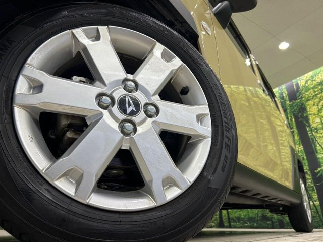 �y����15�C���`�A���~�z�C�[���z�O�ςɃ}�b�`���������A���~�z�C�[���𑕒����Ă���܂��B�e��ЊO�A���~�z�C�[����A�X�^�b�h���X�^�C�����戵�����Ă���܂��B���񂲑��k����������