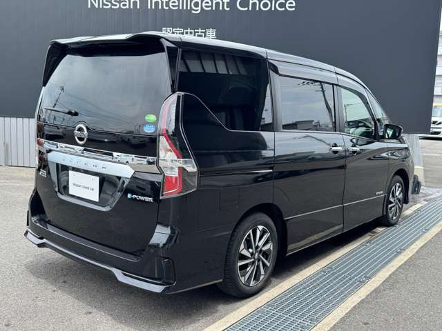 セレナ1.2 e-POWER ハイウェイスターV