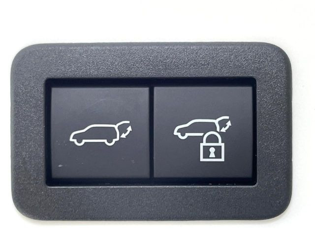 【パワーバックドア】スマートキーや運転席のボタンを押すだけでリアゲートが自動で開閉します!荷物を持っている時や、高い位置にあるバックドアを閉める際に便利な機能です♪