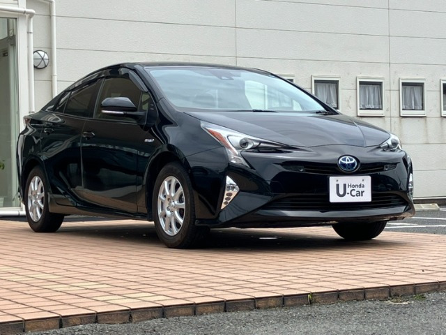 プリウス1.8 S セーフティ プラス E-Four 4WD