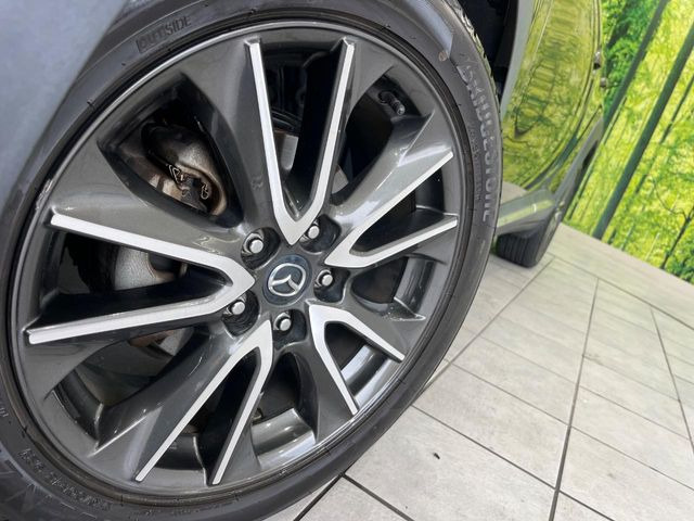 �y����18�C���`�A���~�z�C�[���z�O�ςɃ}�b�`���������A���~�z�C�[���𑕒����Ă���܂��B�e��ЊO�A���~�z�C�[����A�X�^�b�h���X�^�C�����戵�����Ă���܂��B���񂲑��k����������