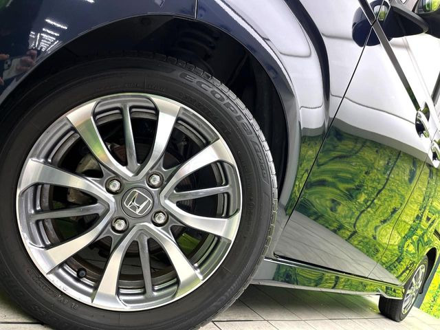 �y����14�C���`�A���~�z�C�[���z�O�ςɃ}�b�`���������A���~�z�C�[���𑕒����Ă���܂��B�e��ЊO�A���~�z�C�[����A�X�^�b�h���X�^�C�����戵�����Ă���܂��B���񂲑��k����������