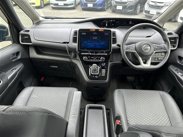 セレナ1.2 e-POWER ハイウェイスターV