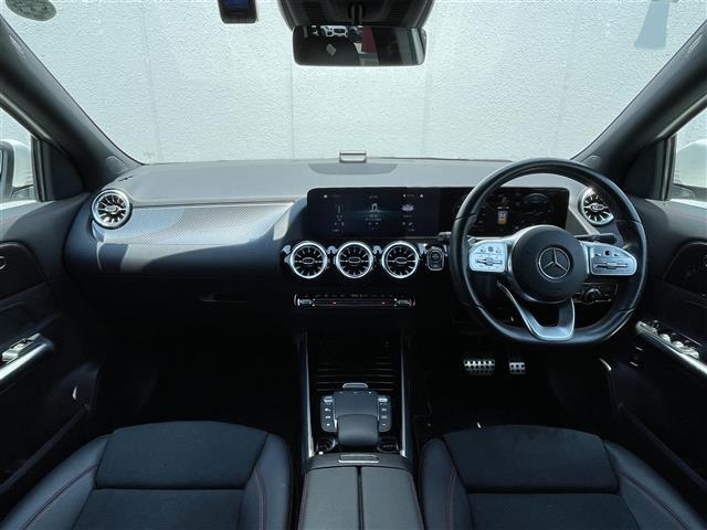 GLAクラスGLA200d 4マチック AMGライン 4WD
