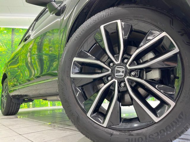 �y����18�C���`�A���~�z�C�[���z�O�ςɃ}�b�`���������A���~�z�C�[���𑕒����Ă���܂��B�e��ЊO�A���~�z�C�[����A�X�^�b�h���X�^�C�����戵�����Ă���܂��B���񂲑��k����������