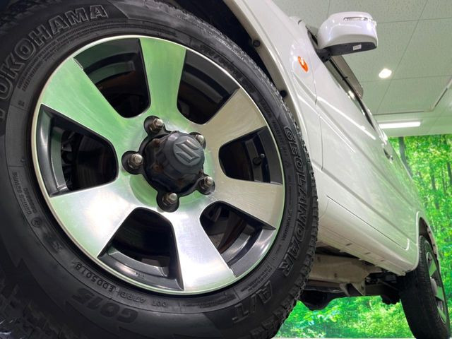 �y����16�C���`�A���~�z�C�[���z�O�ςɃ}�b�`���������A���~�z�C�[���𑕒����Ă���܂��B�e��ЊO�A���~�z�C�[����A�X�^�b�h���X�^�C�����戵�����Ă���܂��B���񂲑��k����������