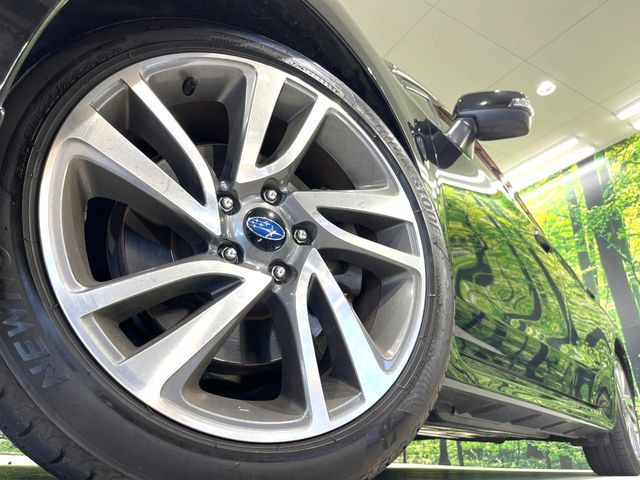 �y����18�C���`�A���~�z�C�[���z�O�ςɃ}�b�`���������A���~�z�C�[���𑕒����Ă���܂��B�e��ЊO�A���~�z�C�[����A�X�^�b�h���X�^�C�����戵�����Ă���܂��B���񂲑��k����������
