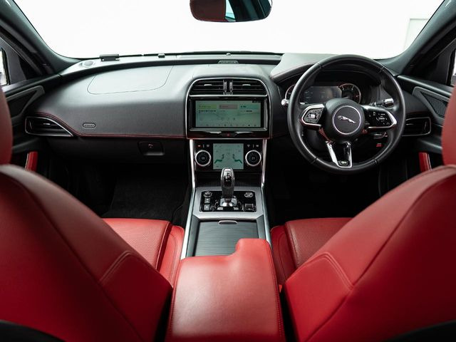 XERダイナミック S 2.0L D180 ディーゼル