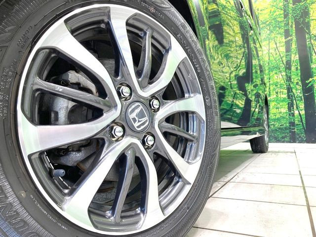�y�����A���~�z�C�[���z�O�ςɃ}�b�`���������A���~�z�C�[���𑕒����Ă���܂��B�e��ЊO�A���~�z�C�[����A�X�^�b�h���X�^�C�����戵�����Ă���܂��B���񂲑��k����������