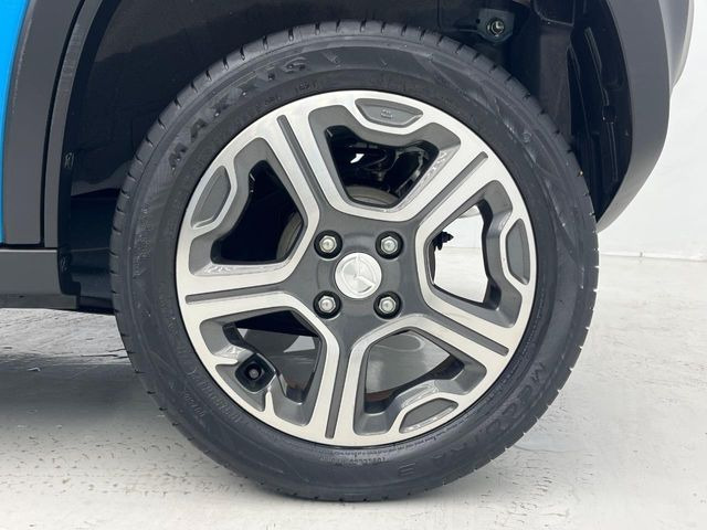 �y�����A���~�z�C�[���z�O�ςɃ}�b�`���������A���~�z�C�[���𑕒����Ă���܂��B�e��ЊO�A���~�z�C�[����A�X�^�b�h���X�^�C�����戵�����Ă���܂��B���񂲑��k����������