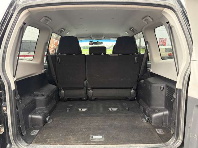 �N���J��SUV�̂ق��ɂ��A���t�@�[�h�E�G���O�����h�E�Z���i�E�X�e�b�v���S���E���H�N�V�[�E���F���t�@�C�A�E�I�f�b�Z�C�E�A���Ԃ��|���V�F�J�C�G�� �~�j�N���X�I�[�o�[�I�[��4 �L���v�e�B�o���݌ɂ��Ă���܂�