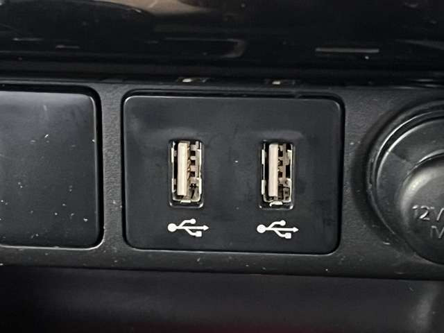 �ڑ��\��USB�[�q�t��!