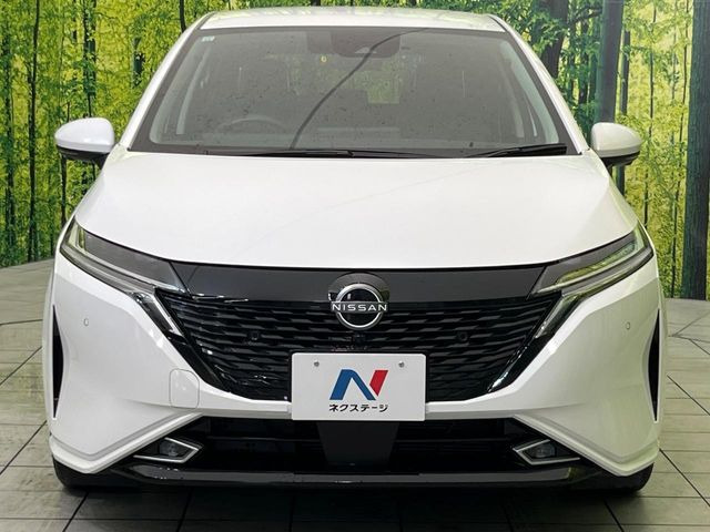 弊社では、全車『修復歴なし』のお車のみ取り扱っております。専任バイヤーによる厳選した仕入れの後、入庫後の車両チェックを行い、ネクステージが認定した高品質な中古車をご提供しております。