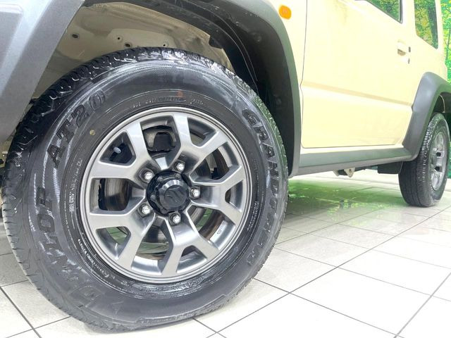 �y����15�C���`�A���~�z�C�[���z�O�ςɃ}�b�`���������A���~�z�C�[���𑕒����Ă���܂��B�e��ЊO�A���~�z�C�[����A�X�^�b�h���X�^�C�����戵�����Ă���܂��B���񂲑��k����������