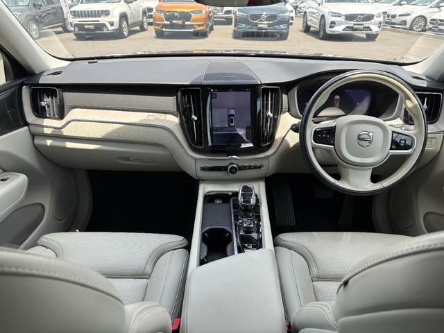 XC60B5 AWD インスクリプション 4WD