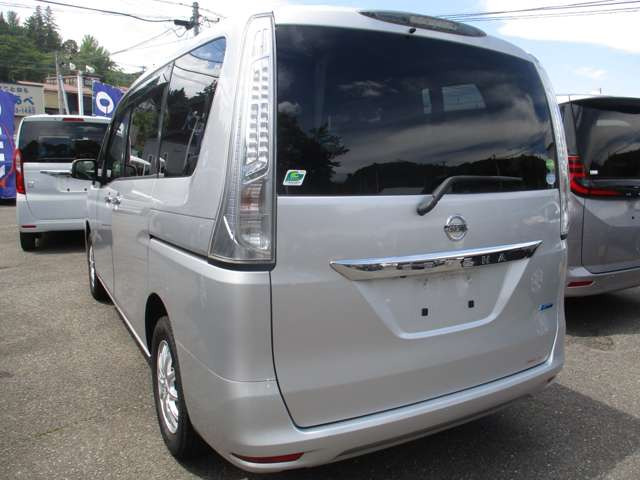 セレナ2.0 20X Vセレクション+Safety 4WD