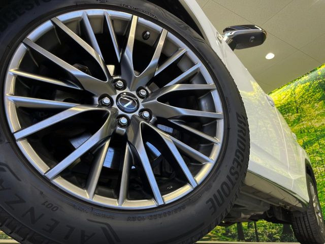 �y����20�C���`�A���~�z�C�[���z�O�ςɃ}�b�`���������A���~�z�C�[���𑕒����Ă���܂��B�e��ЊO�A���~�z�C�[����A�X�^�b�h���X�^�C�����戵�����Ă���܂��B���񂲑��k����������