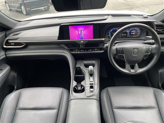 クラウンクロスオーバー2.5 G アドバンスト レザー パッケージ E-Four 4WD
