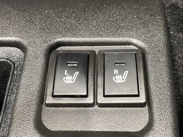 【シートヒーター】寒い日に重宝するシートヒーター!エアコンより早く温まってくれるので寒がりの人も安心ですね♪エアコンの温風は乾燥するから苦手、という方にもをおすすめです。