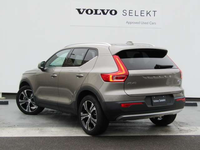 XC40B4 AWD インスクリプション 4WD
