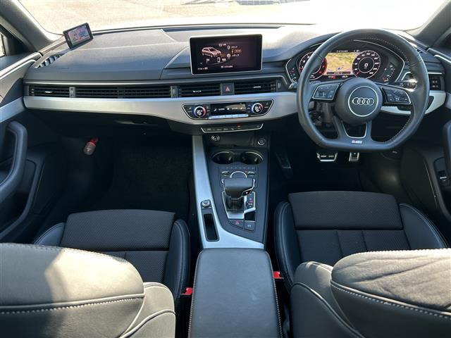 A4アバント40 TFSI スポーツ