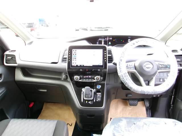 セレナ1.2 e-POWER ハイウェイスターV