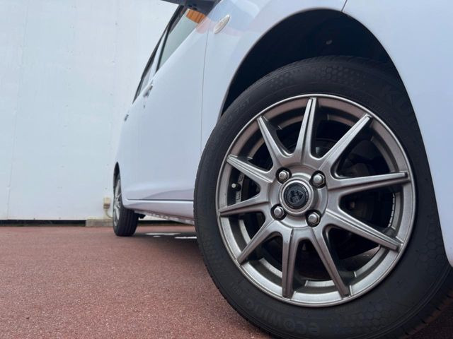 �y14�C���`�A���~�z�C�[���z�O�ςɃ}�b�`�����A���~�z�C�[���𑕒����Ă���܂��B�e��A���~�z�C�[����A�X�^�b�h���X�^�C�����戵�����Ă���܂��B���񂲑��k����������