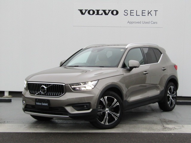 XC40B4 AWD インスクリプション 4WD