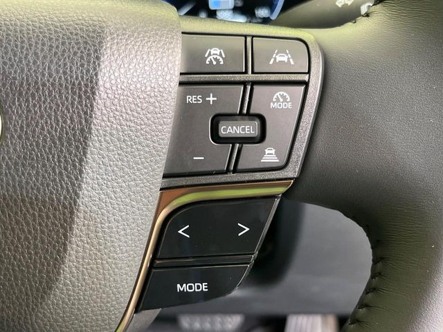 【レーダークルーズコントロール】高速道路での長距離走行が楽に!!自動で速度を保つクルーズコントロールが、衝突軽減システムと連携し、前方の車両を感知して車間を保つように速度調節してくれます!!