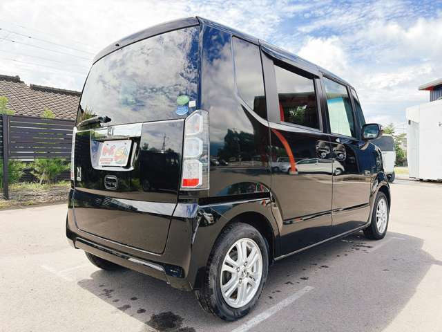 お客様のご予算帯に合わせたお車を常時100台以上取り揃えています!当社のスタッフがお客様のお車選びをしっかりサポートしご提案させていただきます!