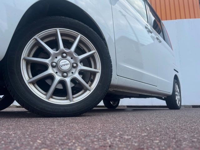 �y14�C���`�A���~�z�C�[���z�O�ςɃ}�b�`�����A���~�z�C�[���𑕒����Ă���܂��B�e��A���~�z�C�[����A�X�^�b�h���X�^�C�����戵�����Ă���܂��B���񂲑��k����������