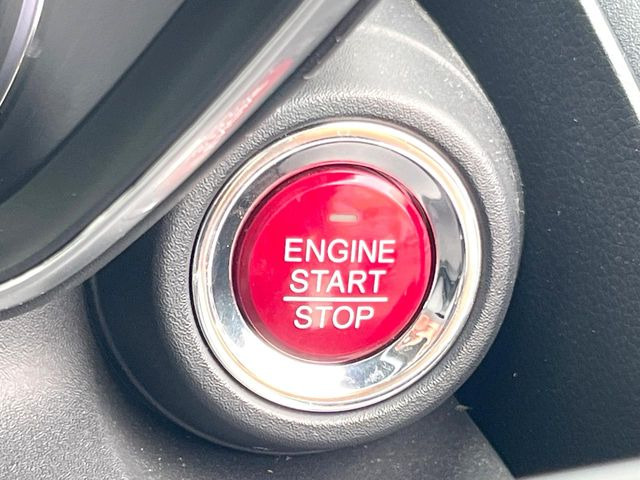 �yHonda�X�}�[�g�L�[�z�J�o����|�P�b�g�ɓ��ꂽ�܂܂ł��h�A�̎{���E�������\�ȃX�}�[�g�L�[�𑕔��B�G���W���̃I���E�I�t�����J�M�����o���K�v����������Ƃ��Ă��֗��ł���
