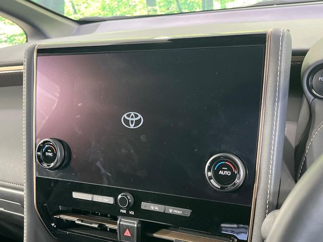 �y9.8�C���` �f�B�X�v���C�I�[�f�B�I�z���ʂ̃f�B�X�v���C��AppleCarPlay��AndroidAuto�����p�\�B�傫�ȉ�ʂŃX�}�z�i�r�A�v���������p���������܂���