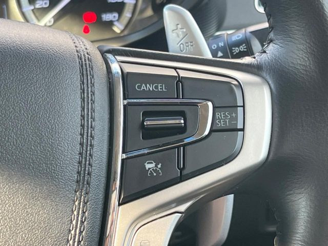 【レーダークルーズコントロール】高速道路での長距離走行が楽に!!自動で速度を保つクルーズコントロールが、衝突軽減システムと連携し、前方の車両を感知して車間を保つように速度調節してくれます!!