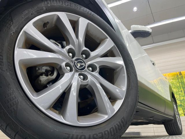 �y�����A���~�z�C�[���z�O�ςɃ}�b�`���������A���~�z�C�[���𑕒����Ă���܂��B�e��ЊO�A���~�z�C�[����A�X�^�b�h���X�^�C�����戵�����Ă���܂��B���񂲑��k����������