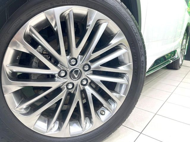 �y����20�C���`�A���~�z�C�[���z�O�ςɃ}�b�`���������A���~�z�C�[���𑕒����Ă���܂��B�e��ЊO�A���~�z�C�[����A�X�^�b�h���X�^�C�����戵�����Ă���܂��B���񂲑��k����������